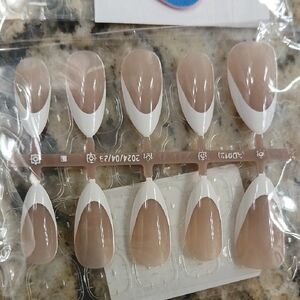 Elegant French Tip Press-On Nails